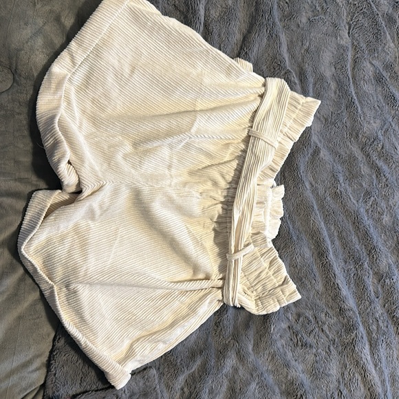Cream corduroy paper bag shorts - Picture 2 of 3